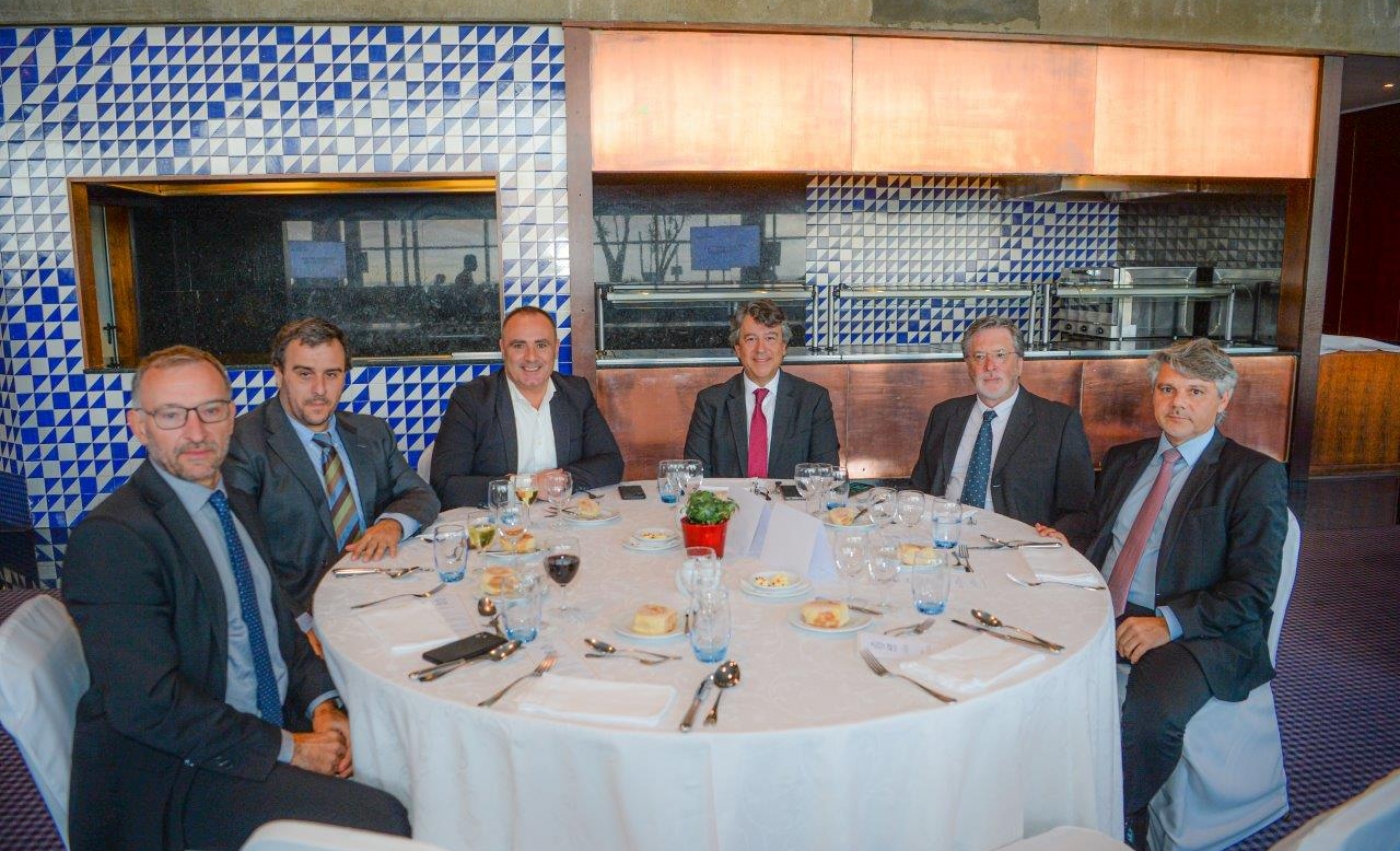 p2324-0483 p2324-0483